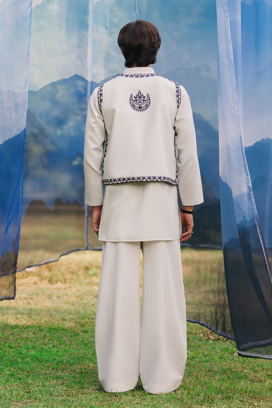 Neo ivory slub cotton 3-piece suit by Jahaan, photo 2 of 6