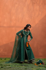 Hoor green raw silk 3-piece suit by Jahaan, photo 3 of 7